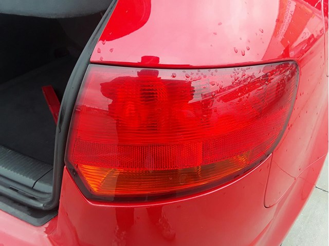 Lanterna traseira direita para Audi A3 Sportback 2.0 TDI 16V Quattro BKD 8P0945096