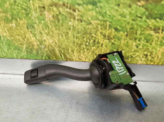 8P0953519 VAG Правый подрулевой переключатель купить в Ужгород