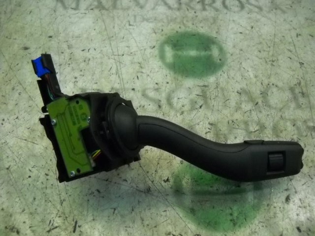 8P0953519A9B9 VAG Переключатель подрулевой правый купить в Ирпень