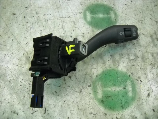 VAG 8P0953519A9B9 Правый подрулевой переключатель в наличии Полтава