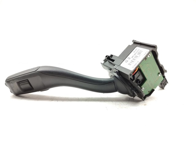 VAG 8P0953519E Переключатель подрулевой правый в наличии Кривой Рог