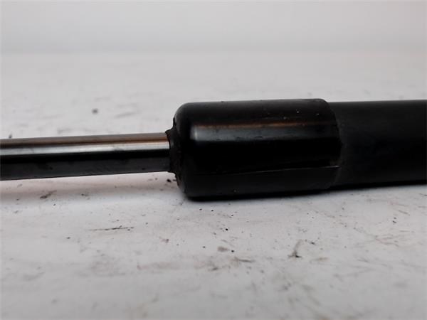 VAG 8P3827552B Амортизатор крышки багажника (двери 3/5-й задней) в наличии Ужгород