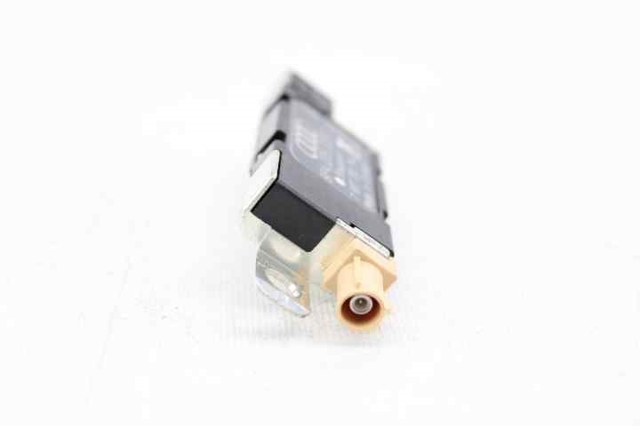 VAG 8P4035225C в наличии Киев