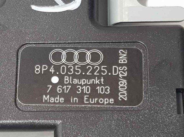 VAG 8P4035225D Усилитель сигнала антенны в наличии Каменское