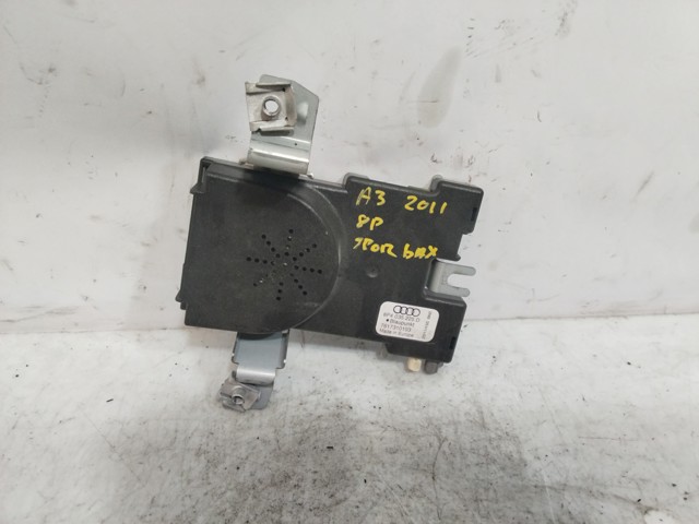 8P4035225D VAG Усилитель сигнала антенны купить в Павлоград