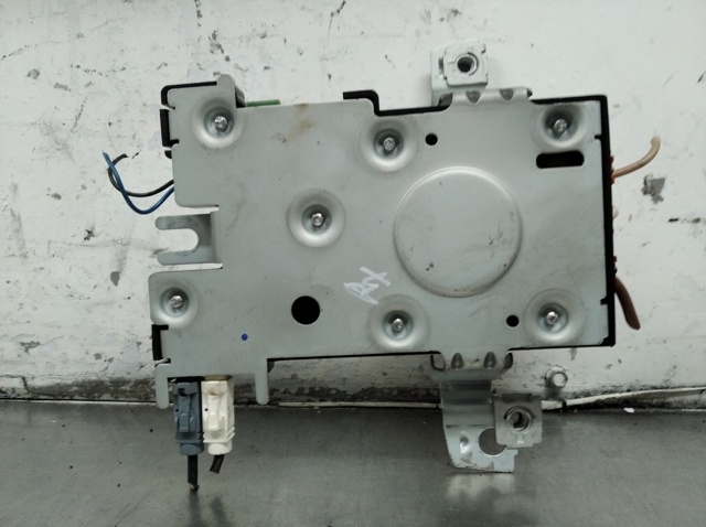 8P4035225D VAG Усилитель сигнала антенны купить в Днепр