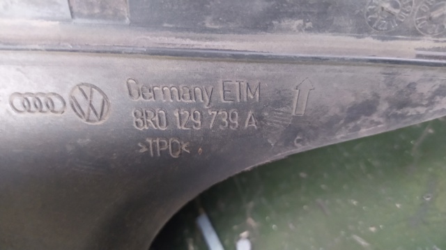 VAG 8R0129739 Патрубок воздушный, вход воздушного фильтра в наличии Тернополь