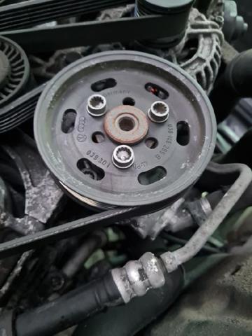 VAG 8R0145155S Насос ГУР в наличии Ужгород