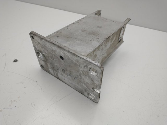 8R0807134 Кронштейн усилителя переднего бампера купить Харьков