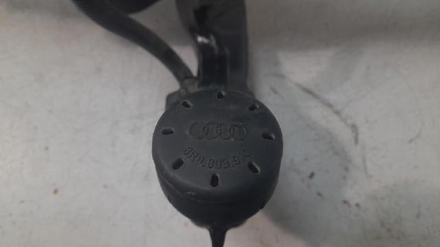 VAG 8R0813303 Панель багажного отсека задняя в наличии Ирпень