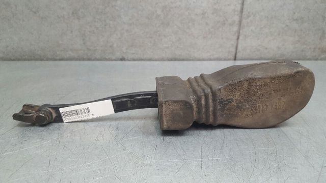 8R0839249C Ограничитель открывания двери задний купить Одесса
