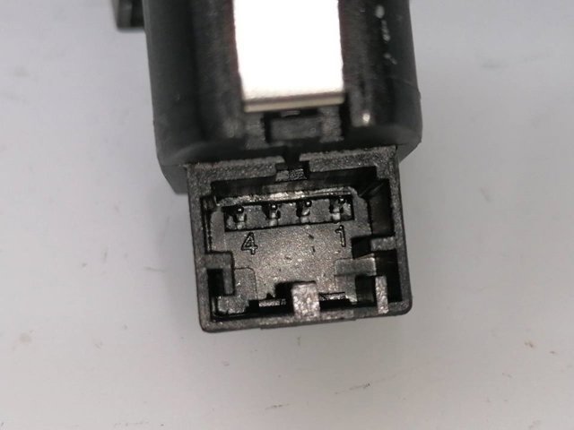 VAG 8R1962107AV10 Выключатель центрального замка в наличии Ирпень