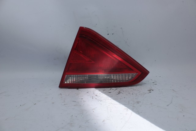 Luz traseira central direita para Audi A5 3.0 TDI CLAB 8T0945094