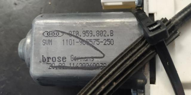 VAG 8T0959802A Мотор стеклоподъемника двери передней правой в наличии Киев