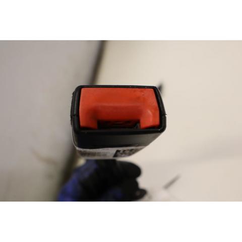 8V0857755GYLZ VAG Левый ремень безопасности купить в Ровно