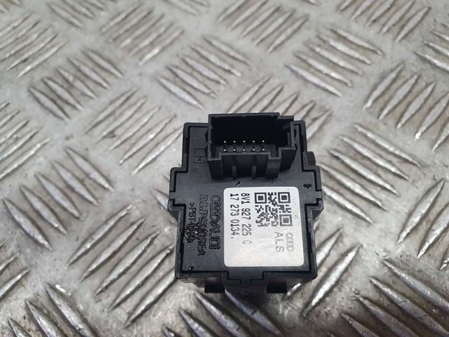 VAG 8V1927225C Клавиша электромеханического стояночного тормоза в наличии Ирпень
