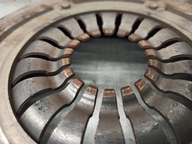 8V217563AB FORD Корзина сцепления купить в Киев