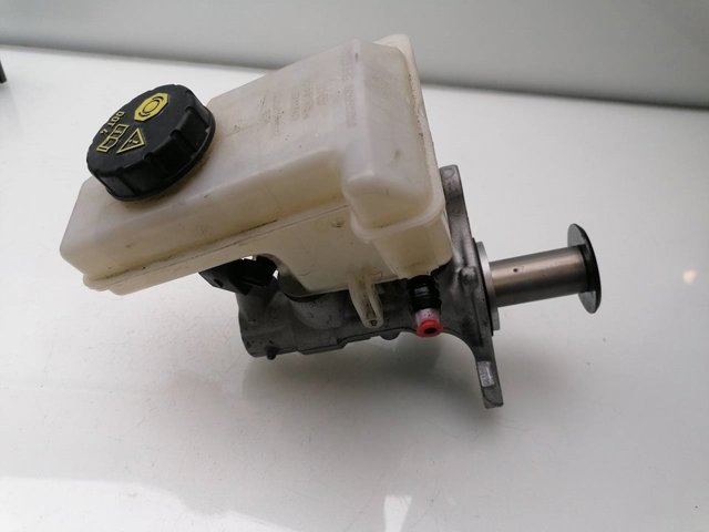VAG 8V2611021B Цилиндр тормозной главный в наличии Каменское