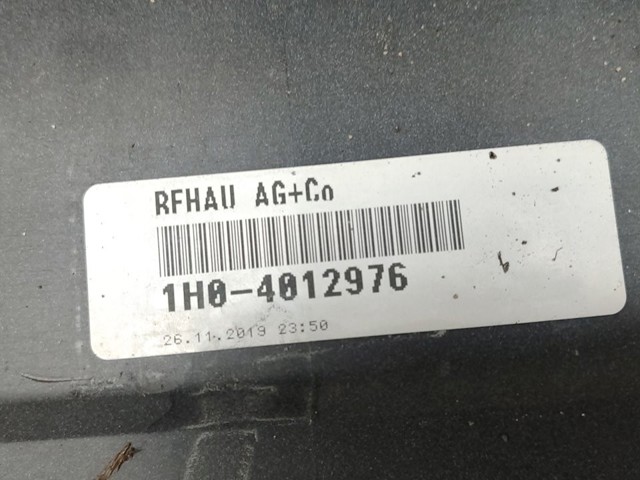 VAG 8V5807067A Задний бампер в наличии Полтава