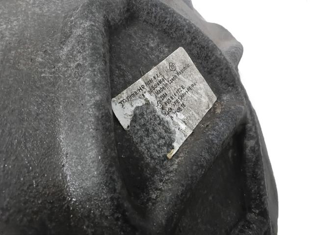 VAG 8V5810172E Подкрылок задний правый в наличии Чернигов