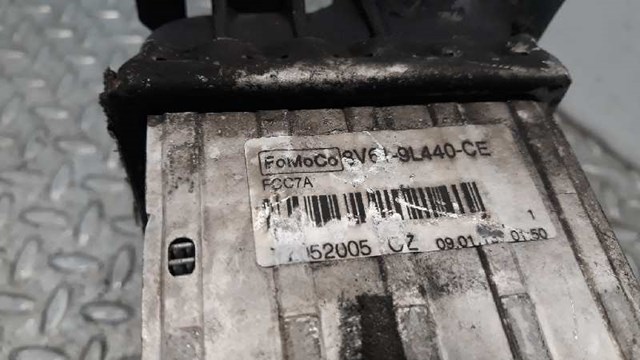 8V619L440CE FORD Радиатор интеркуллера купить в Тернополь
