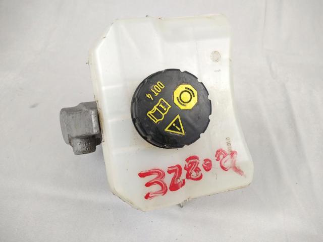 Cilindro mestre do freio Audi A4 8W2, 8WC