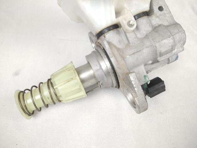 Cilindro mestre do freio Audi A4 8W2, 8WC