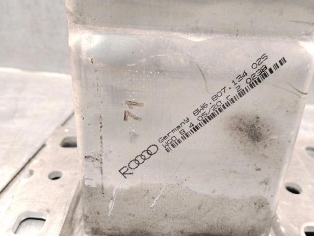 VAG 8W6807134 Кронштейн усилителя переднего бампера в наличии Каменское