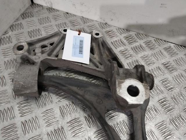VAG 8Z0407152J Рычаг передней подвески нижний правый в наличии Ирпень