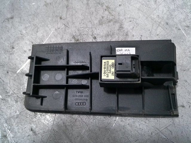 8Z0959855C Кнопка стеклоподъемника передняя купить Винница