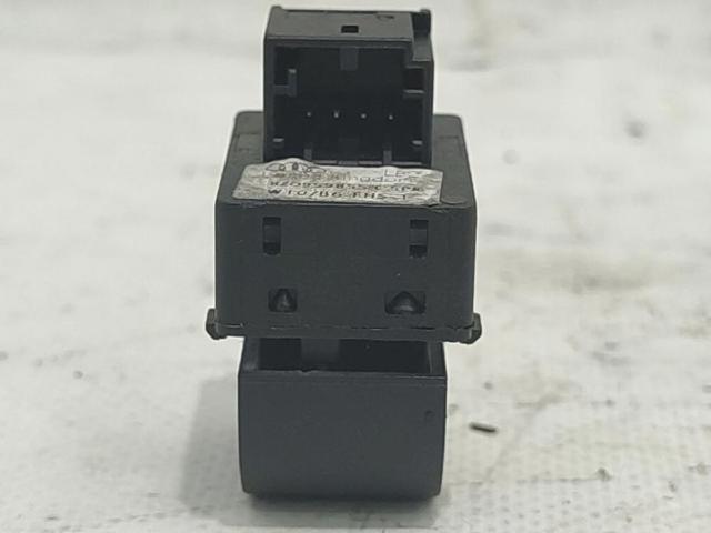 VAG 8Z0959855C Кнопка стеклоподъемника передняя в наличии Житомир