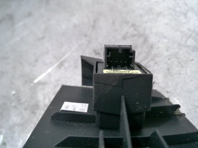 8Z0959855C VAG Кнопка включения мотора стеклоподъемника передняя правая купить в Павлоград