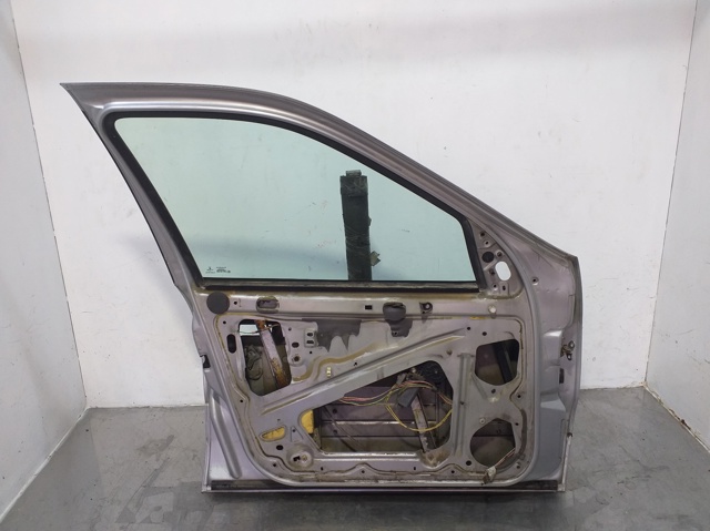 Porta dianteira esquerda 9002P4 Peugeot/Citroen