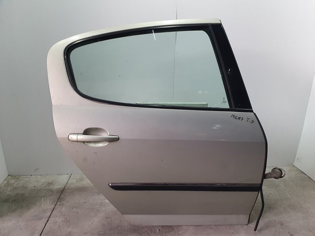 9008N1 PEUGEOT Дверь задняя правая купить в Ужгород