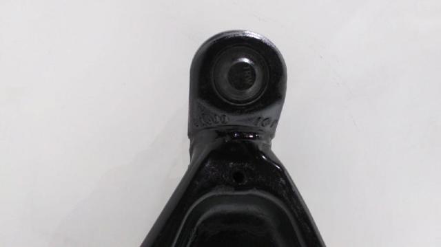 MERCEDES A9013302407 Рычаг передней подвески левый в наличии Львов