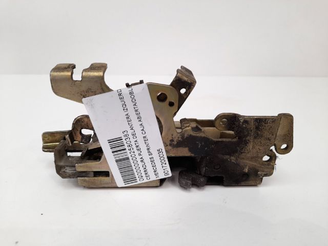 Fecho da porta dianteira esquerda 9017200135 MERCEDES