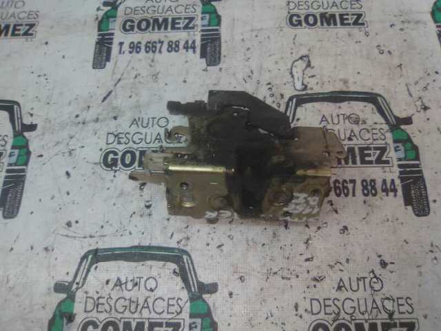 Fecho da porta dianteira esquerda 9017201035 MERCEDES