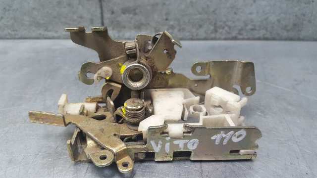 Fecho da porta dianteira esquerda 9017201035 MERCEDES