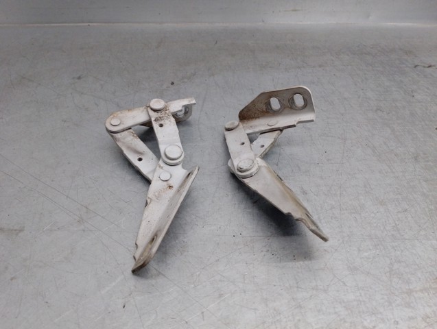 MERCEDES 9017500451 Петля капота правая в наличии Полтава