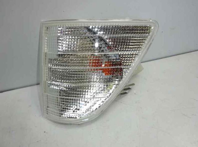 MERCEDES 9018200121 Поворотник левый в наличии Львов