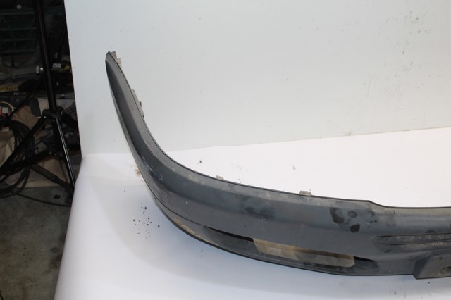 MERCEDES 9018800670 Передний бампер в наличии Николаев