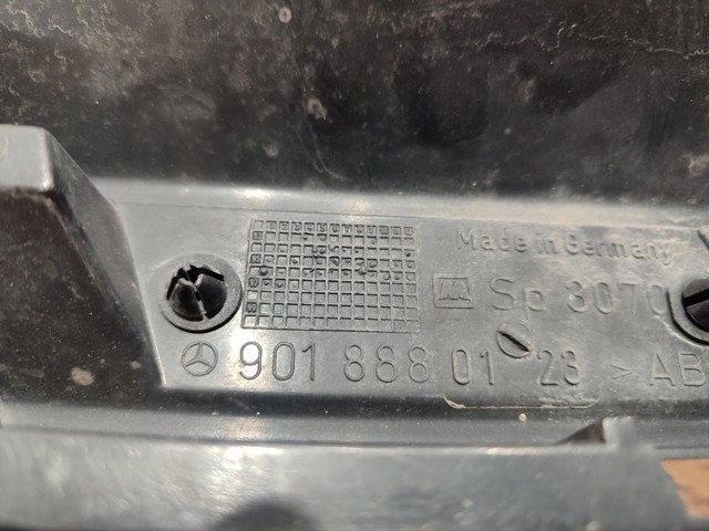 9018880123 MERCEDES Решетка радиатора купить в Хмельницкий