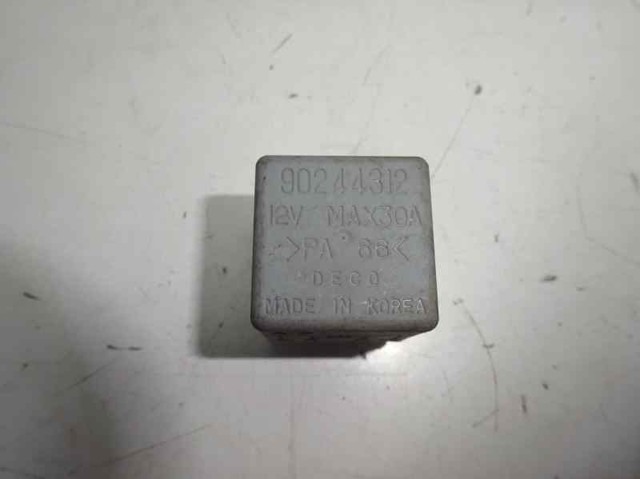 Relê de ventilador 90244312 GM