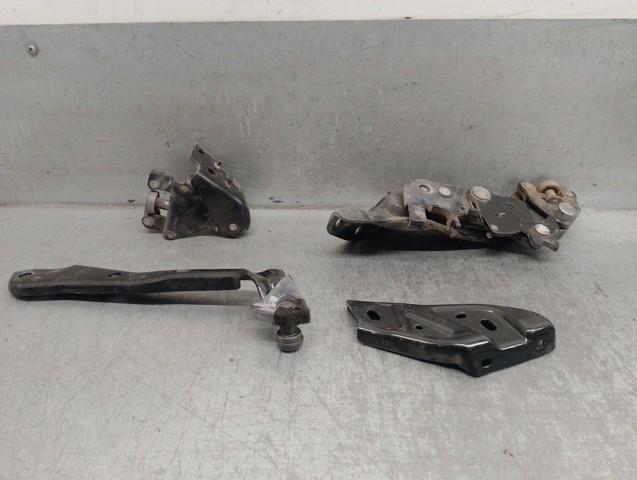 Rolo direito inferior da porta lateral (deslizante) 9033CZ Peugeot/Citroen