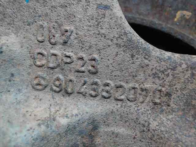 MERCEDES 9043320701 Цапфа (поворотный кулак) передний левый в наличии Кривой Рог