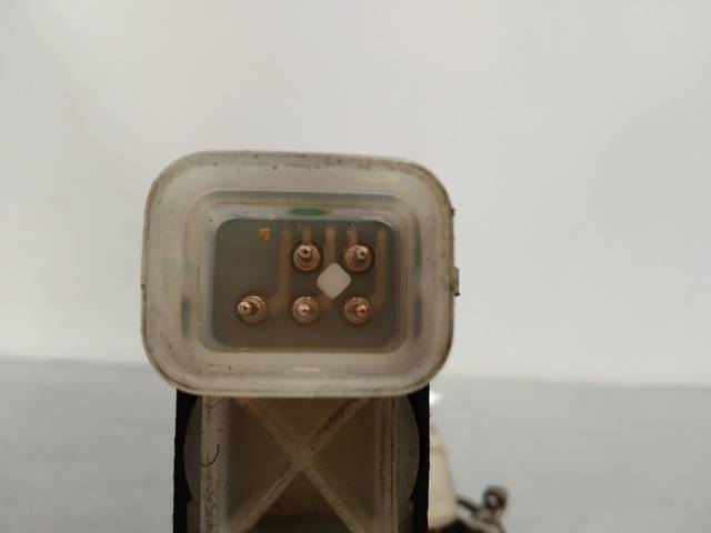 Fecho da porta dianteira esquerda Opel Astra 56, 57