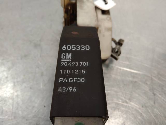 Fecho da porta dianteira esquerda Opel Astra 56, 57