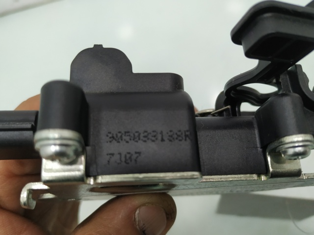 905033138R RENAULT Замок багажника купить в Каменское