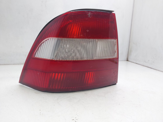 Luz traseira esquerda para Opel Vectra B Fastback (j96) (1996-2000) 1.6 i 16v (f68) x16xel 90512715
