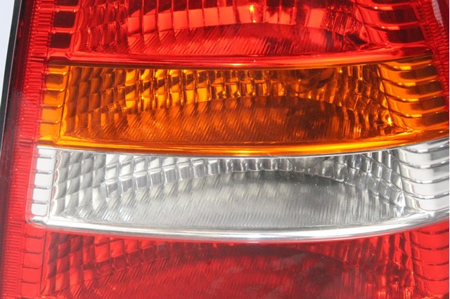 Luz traseira direita para Opel Astra G Fastback (T98) (2000-2005) 2.0 DTI 16V (F08, F48) e 20 DTH GM90521544